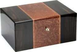 Avo Uvezian Humidor Macassar Vavona, средний размер